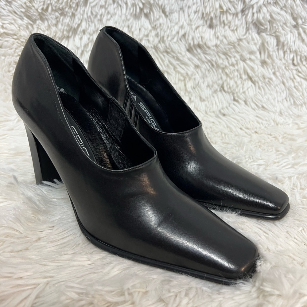 VIA SPIGA pumps